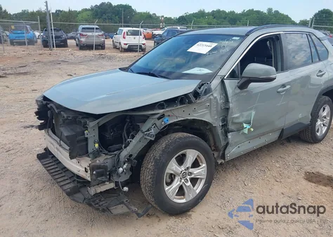 2019 Toyota Rav4 Xle z USA, uszkodzony, nr VIN JTMW1RFV1KD510481